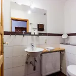 Schwaab-scherr, Naehe Bernkastel, Mit Gratis Oepnv-ticket, Parkplaetzen Und Fahrradgarage 아파트 에르덴