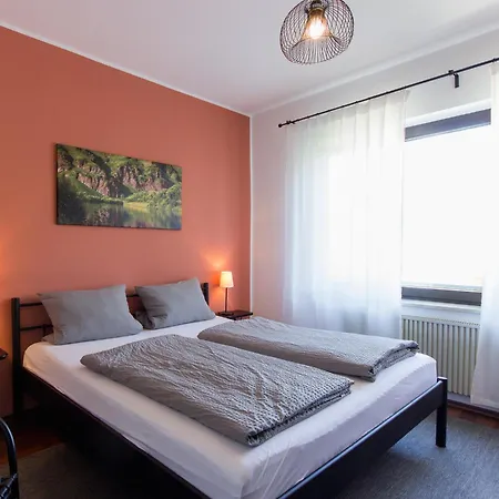 Apartment Schwaab-scherr, Genau Zwischen Bernkastel-kues Und Traben-trarbach, Mit Kostenlosem Oepnv-ticket Fuer Bus Und Bahn, Parkplaetzen Und Fahrradgarage