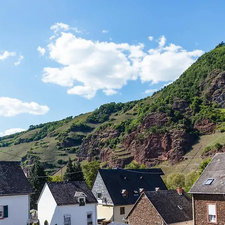 아파트 Schwaab-scherr, Naehe Bernkastel, Mit Gratis Oepnv-ticket, Parkplaetzen Und Fahrradgarage *