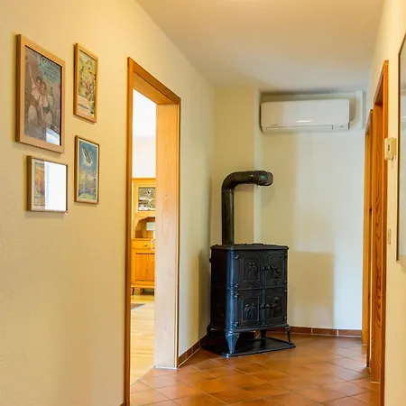 Apartment Schwaab-scherr, Naehe Bernkastel, Mit Gratis Oepnv-ticket, Parkplaetzen Und Fahrradgarage Erden