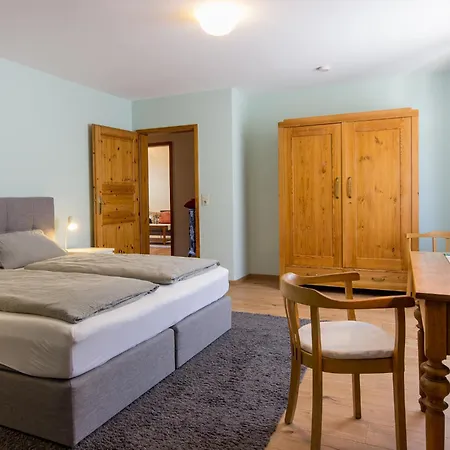 Schwaab-scherr, Naehe Bernkastel, Mit Gratis Oepnv-ticket, Parkplaetzen Und Fahrradgarage Apartment