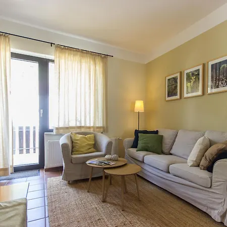 Schwaab-scherr, Genau Zwischen Bernkastel-kues Und Traben-trarbach, Mit Kostenlosem Oepnv-ticket Fuer Bus Und Bahn, Parkplaetzen Und Fahrradgarage