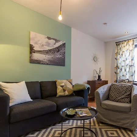 Schwaab-scherr, Genau Zwischen Bernkastel-kues Und Traben-trarbach, Mit Kostenlosem Oepnv-ticket Fuer Bus Und Bahn, Parkplaetzen Und Fahrradgarage *