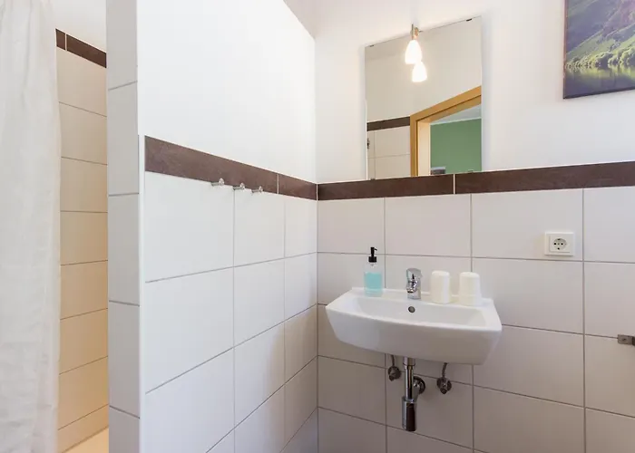 Schwaab-scherr, Genau Zwischen Bernkastel-kues Und Traben-trarbach, Mit Kostenlosem Oepnv-ticket Fuer Bus Und Bahn, Parkplaetzen Und Fahrradgarage דירה