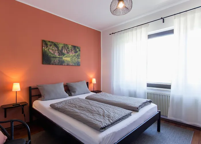 דירה Schwaab-scherr, Genau Zwischen Bernkastel-kues Und Traben-trarbach, Mit Kostenlosem Oepnv-ticket Fuer Bus Und Bahn, Parkplaetzen Und Fahrradgarage