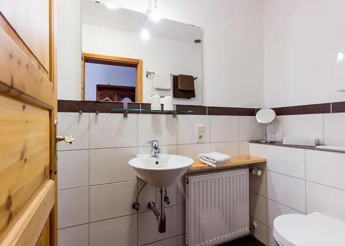 Schwaab-scherr, Genau Zwischen Bernkastel-kues Und Traben-trarbach, Mit Kostenlosem Oepnv-ticket Fuer Bus Und Bahn, Parkplaetzen Und Fahrradgarage شقة Erden