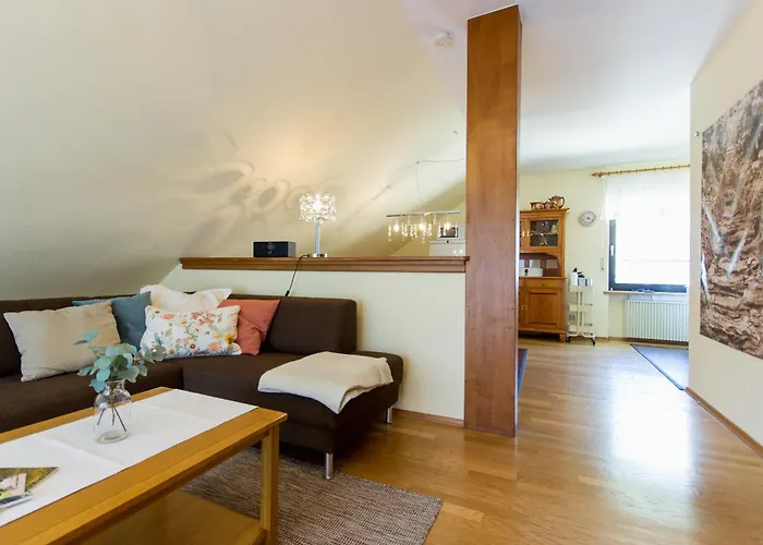 شقة Schwaab-scherr, Genau Zwischen Bernkastel-kues Und Traben-trarbach, Mit Kostenlosem Oepnv-ticket Fuer Bus Und Bahn, Parkplaetzen Und Fahrradgarage