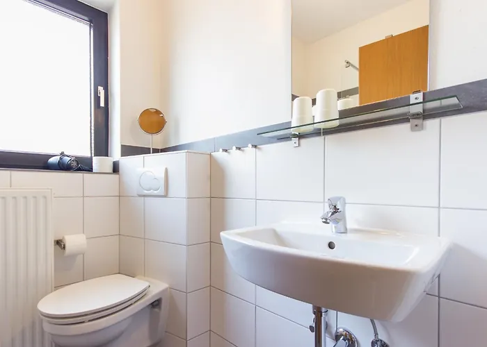 Schwaab-scherr, Genau Zwischen Bernkastel-kues Und Traben-trarbach, Mit Kostenlosem Oepnv-ticket Fuer Bus Und Bahn, Parkplaetzen Und Fahrradgarage דירה Erden