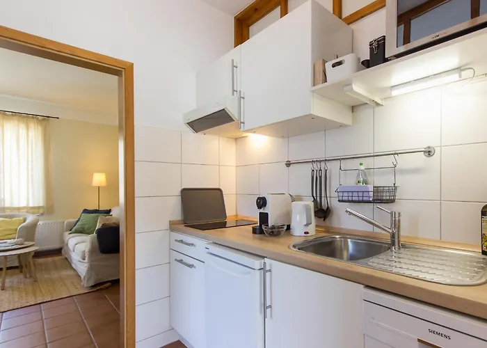 شقة Schwaab-scherr, Genau Zwischen Bernkastel-kues Und Traben-trarbach, Mit Kostenlosem Oepnv-ticket Fuer Bus Und Bahn, Parkplaetzen Und Fahrradgarage Erden