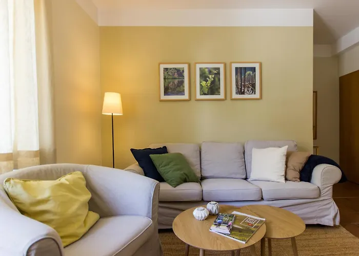 Schwaab-scherr, Genau Zwischen Bernkastel-kues Und Traben-trarbach, Mit Kostenlosem Oepnv-ticket Fuer Bus Und Bahn, Parkplaetzen Und Fahrradgarage * Erden